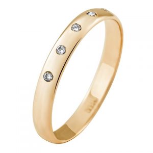 Обручальное кольцо с бриллиантами.